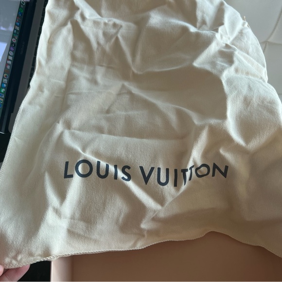 Authentic Louis Vuitton box and dust bag - Picture 5 of 5